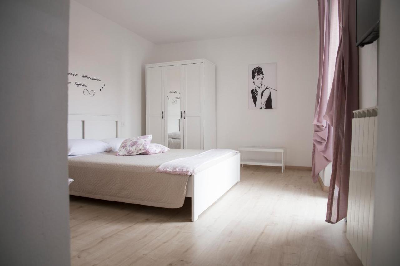 Il Nido Di Tiffany Apartment Massino Visconti Ngoại thất bức ảnh