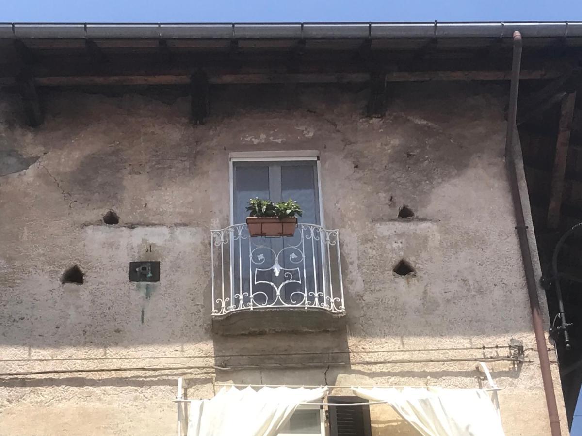 Il Nido Di Tiffany Apartment Massino Visconti Ngoại thất bức ảnh